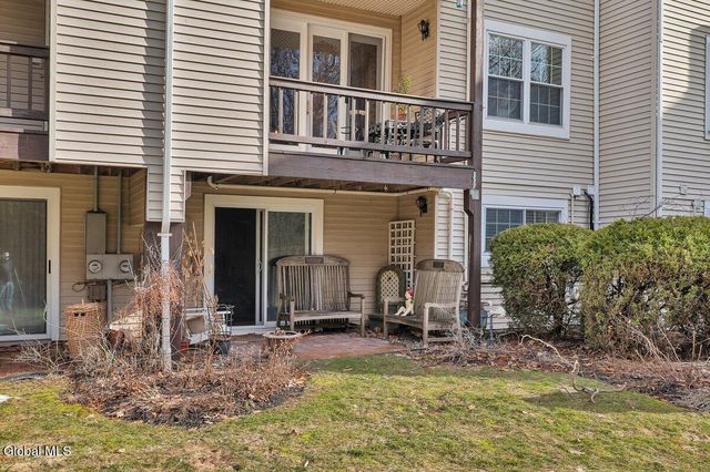 4602 S Foxwood Drive, Clifton Park, NY 12065