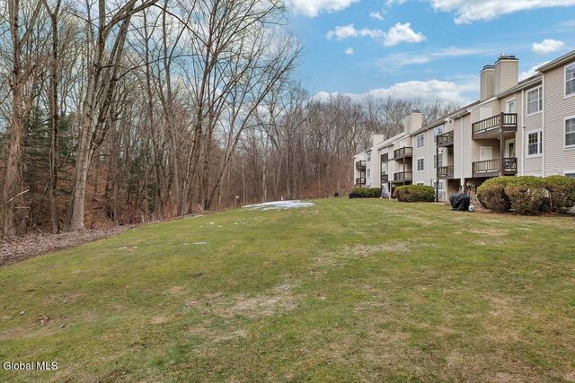 4602 S Foxwood Drive, Clifton Park, NY 12065