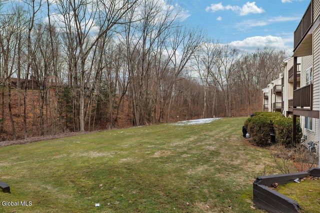 4602 S Foxwood Drive, Clifton Park, NY 12065