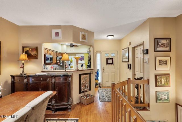 4602 S Foxwood Drive, Clifton Park, NY 12065