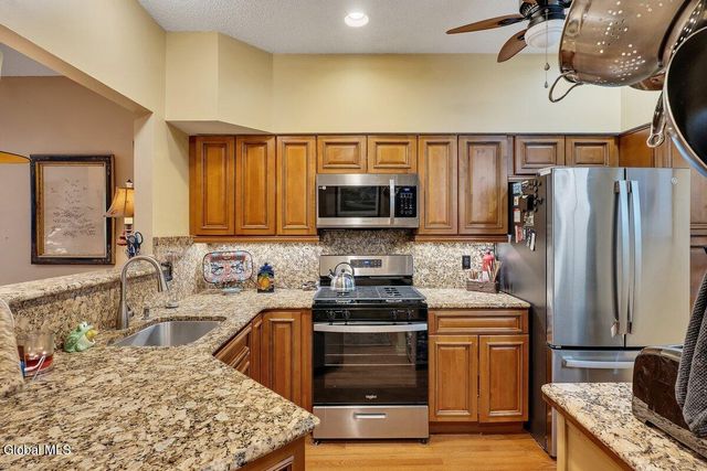 4602 S Foxwood Drive, Clifton Park, NY 12065