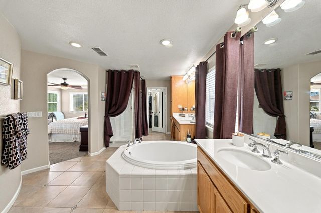 1530 Calhoun Ave, Ripon, CA 95366