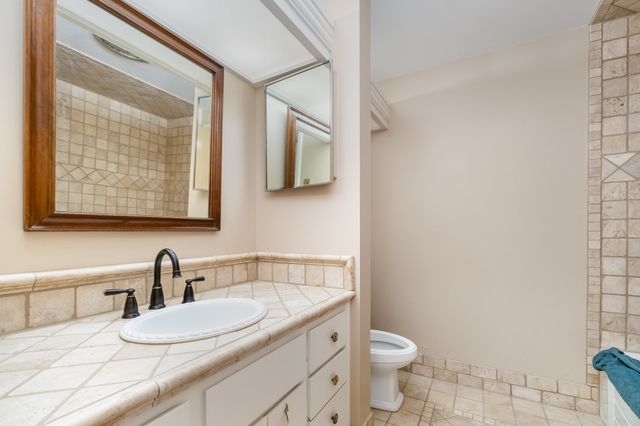 4200 West End Ave Apt 203, Nashville, TN 37205