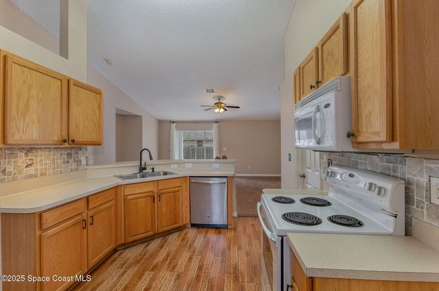 1454 Graves Street SE, Palm Bay, FL 32909