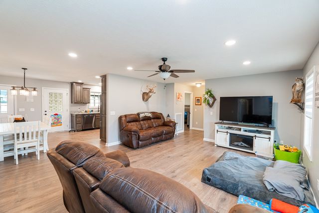 4439 New Harmony Rd, Hartsville, TN 37074