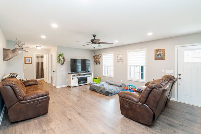 4439 New Harmony Rd, Hartsville, TN 37074