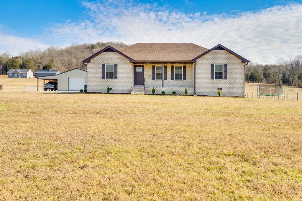 4439 New Harmony Rd, Hartsville, TN 37074