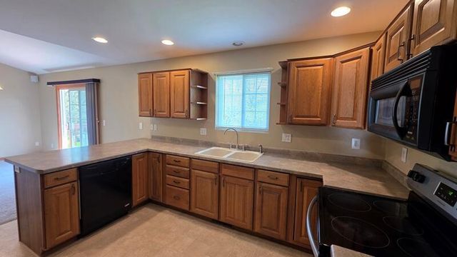 4725 Fox Grove ROAD, Sheboygan, WI 53081