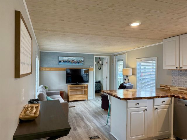 1718 Hawk St., Surfside Beach, SC 29575