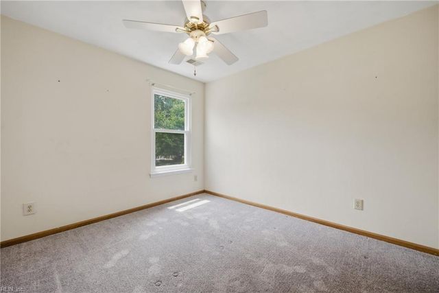 348 Knells Ridge DR, Chesapeake, VA 23320