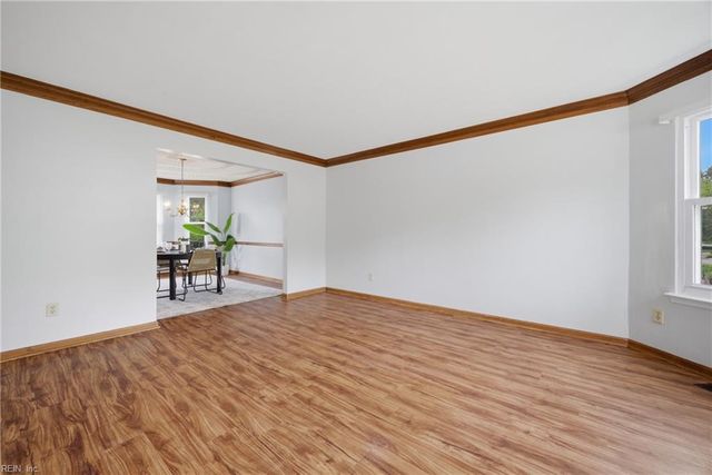 348 Knells Ridge DR, Chesapeake, VA 23320