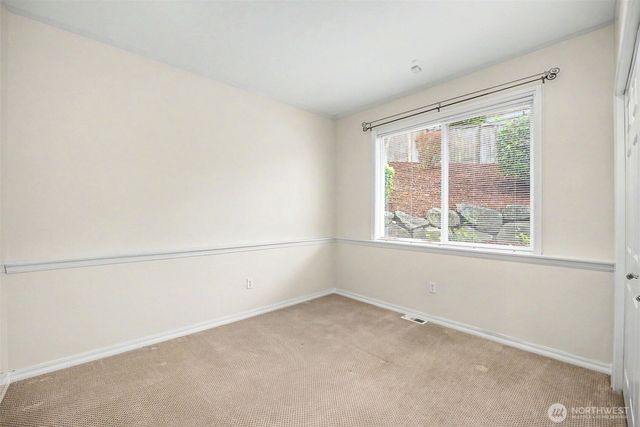 1860 Hillside Drive NE, Tacoma, WA 98422