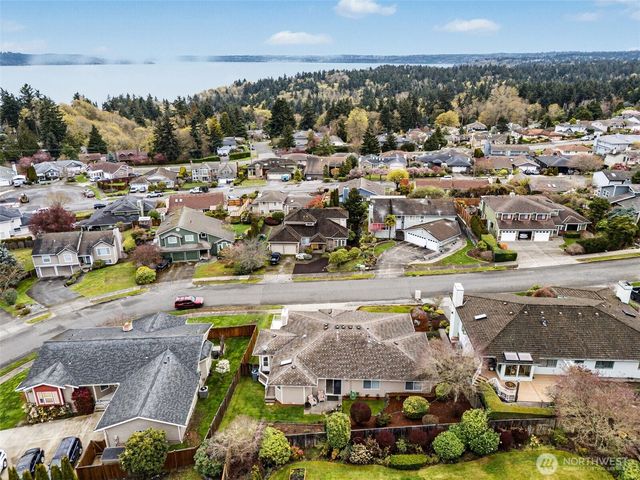 1860 Hillside Drive NE, Tacoma, WA 98422