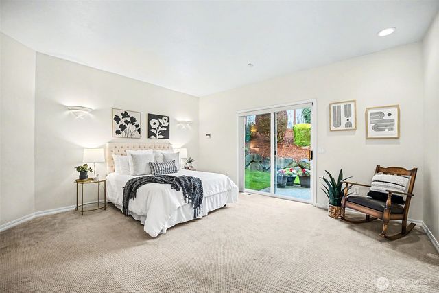 1860 Hillside Drive NE, Tacoma, WA 98422