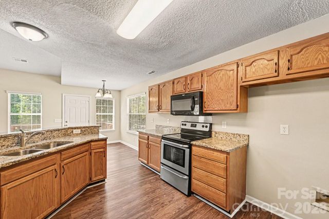 7117 Daerwood Place, Charlotte, NC 28215