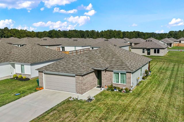 2 Candlelight Drive, Conway, AR 72032