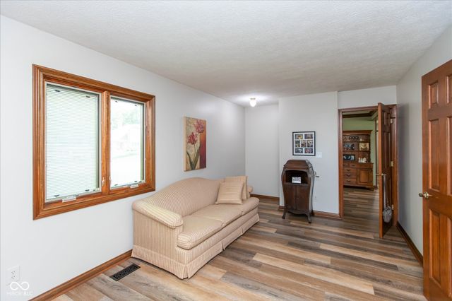 4724 W Hunters Ridge Lane, Greenwood, IN 46143