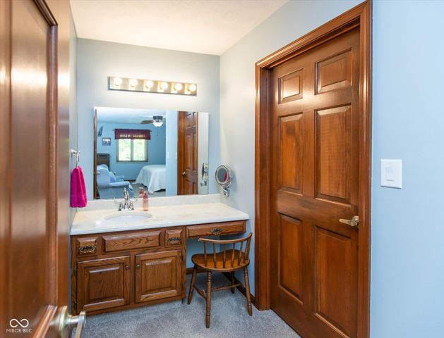 4724 W Hunters Ridge Lane, Greenwood, IN 46143