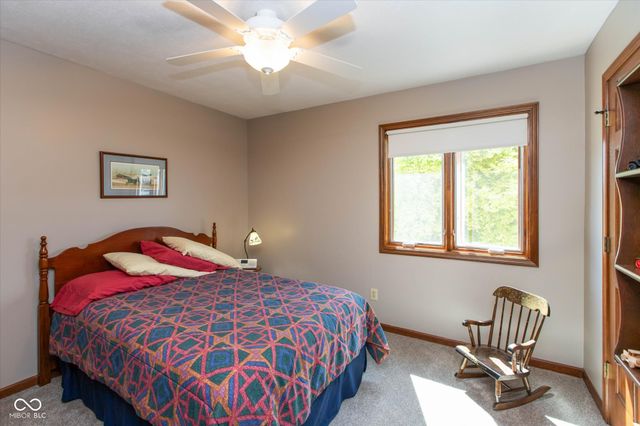 4724 W Hunters Ridge Lane, Greenwood, IN 46143