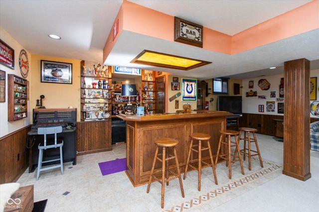 4724 W Hunters Ridge Lane, Greenwood, IN 46143