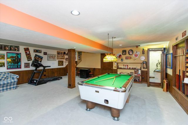 4724 W Hunters Ridge Lane, Greenwood, IN 46143