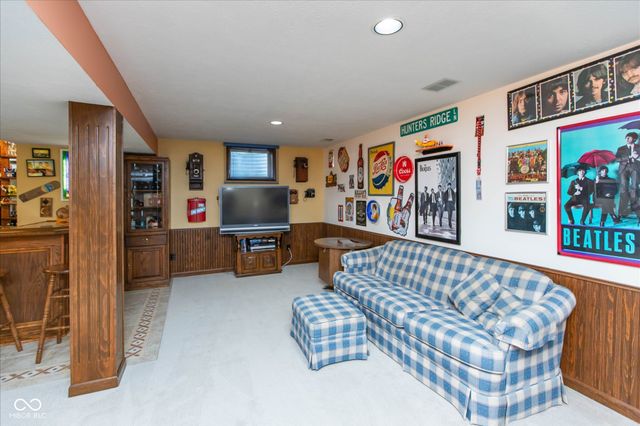 4724 W Hunters Ridge Lane, Greenwood, IN 46143