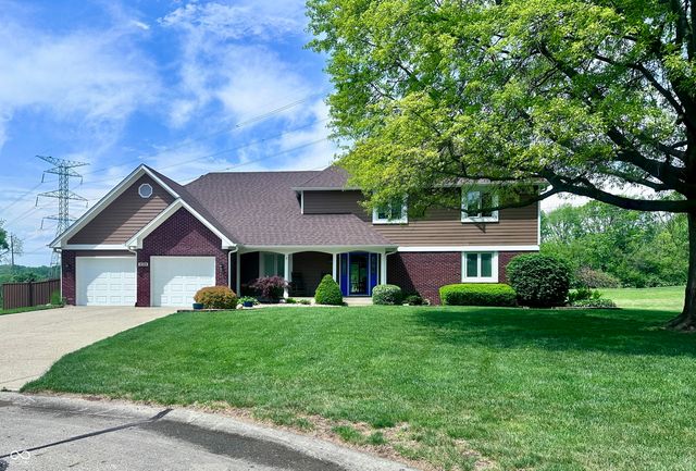 4724 W Hunters Ridge Lane, Greenwood, IN 46143