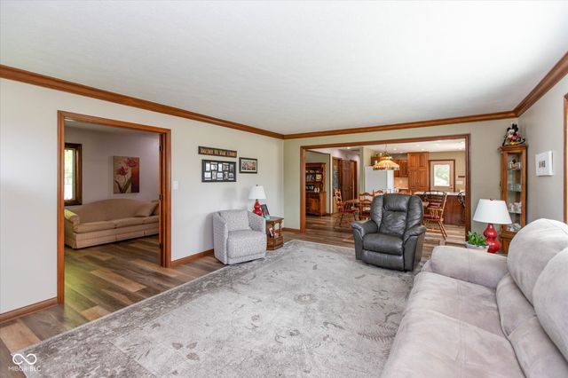 4724 W Hunters Ridge Lane, Greenwood, IN 46143