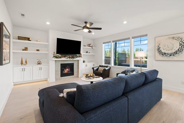 60915 SE Epic Place, Bend, OR 97702