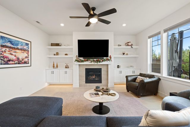 60915 SE Epic Place, Bend, OR 97702