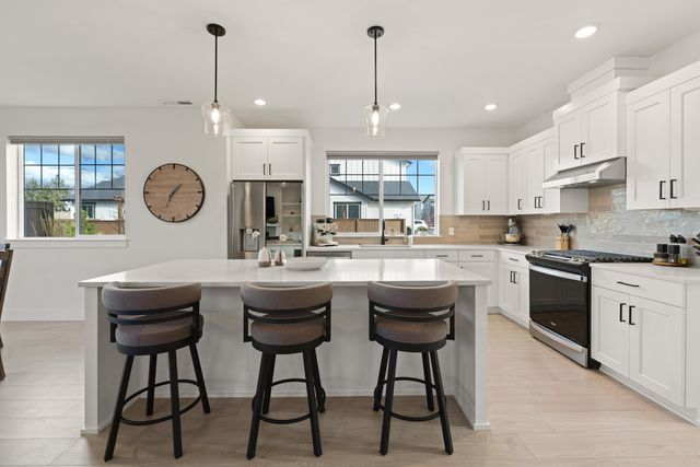 60915 SE Epic Place, Bend, OR 97702