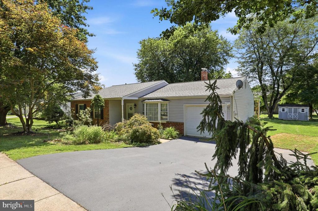 320 FLOURTOWN RD, Lafayette Hill, PA 19444