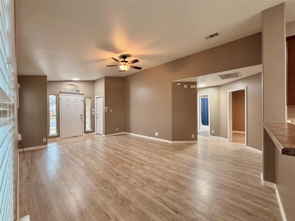 12504 Paloma Blanca WAY, Del Valle, TX 78617