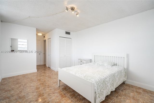 7850 Byron Ave 207, Miami Beach, FL 33141