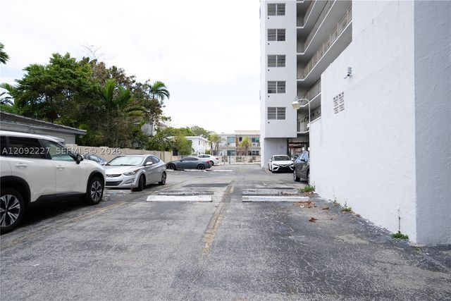 7850 Byron Ave 207, Miami Beach, FL 33141
