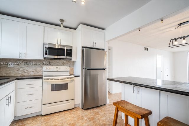 7850 Byron Ave 207, Miami Beach, FL 33141