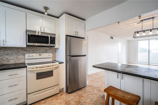 7850 Byron Ave 207, Miami Beach, FL 33141
