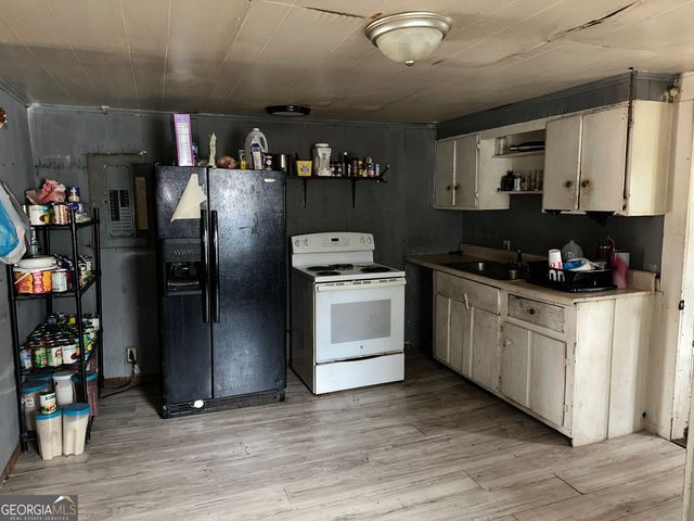 500 S Pond Street, Toccoa, GA 30577