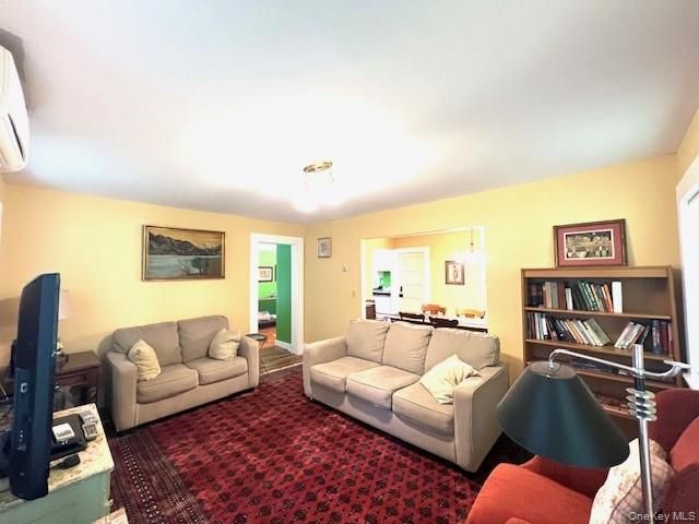 3 Rennenberg Road, Highland Lake, NY 12743
