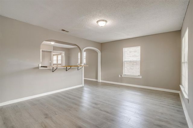 627 Hallvale Drive, White Settlement, TX 76108