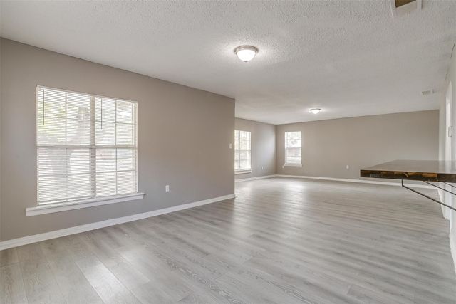 627 Hallvale Drive, White Settlement, TX 76108