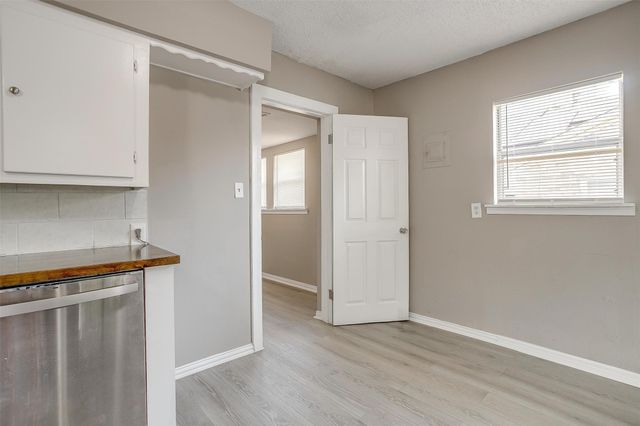 627 Hallvale Drive, White Settlement, TX 76108