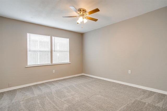 627 Hallvale Drive, White Settlement, TX 76108