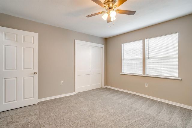 627 Hallvale Drive, White Settlement, TX 76108