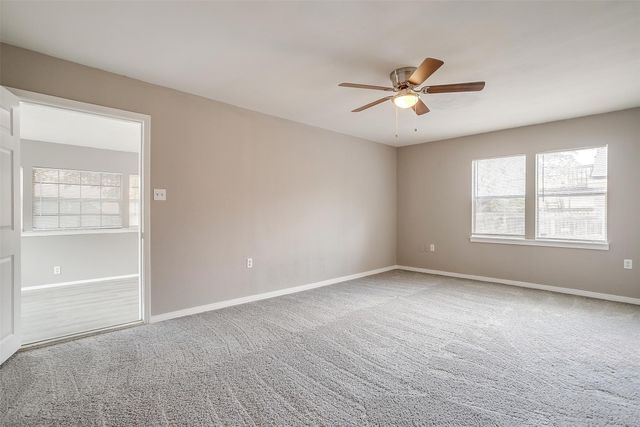 627 Hallvale Drive, White Settlement, TX 76108