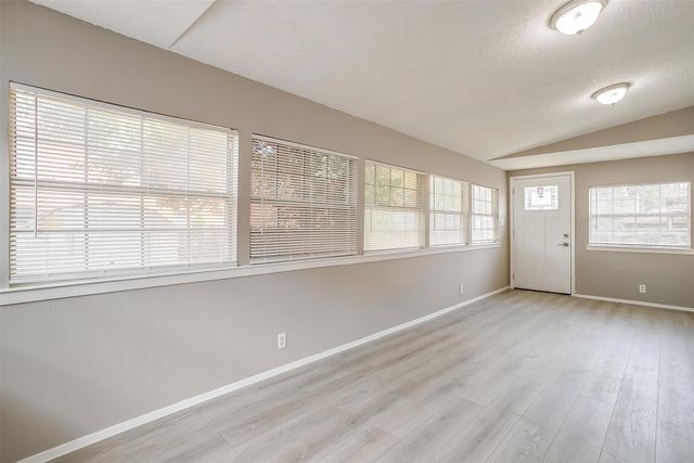 627 Hallvale Drive, White Settlement, TX 76108