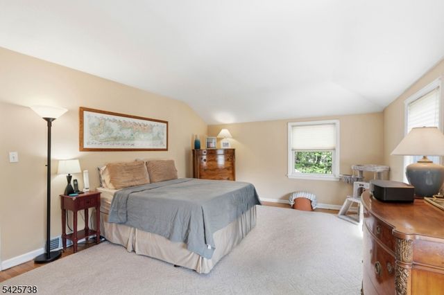 12 Louise Ln, Tenafly Boro, NJ 07670