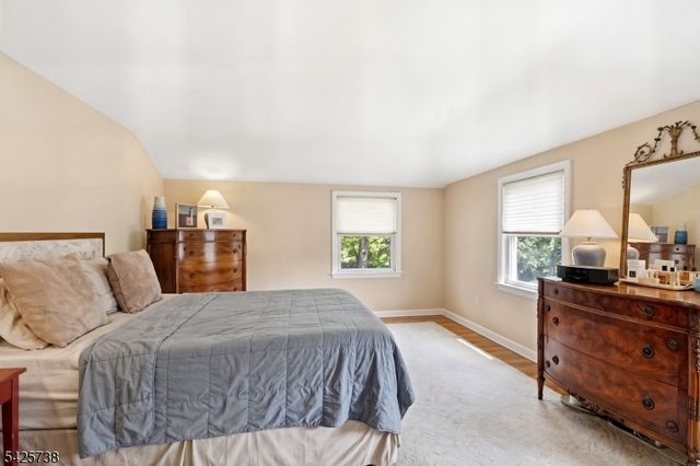 12 Louise Ln, Tenafly Boro, NJ 07670