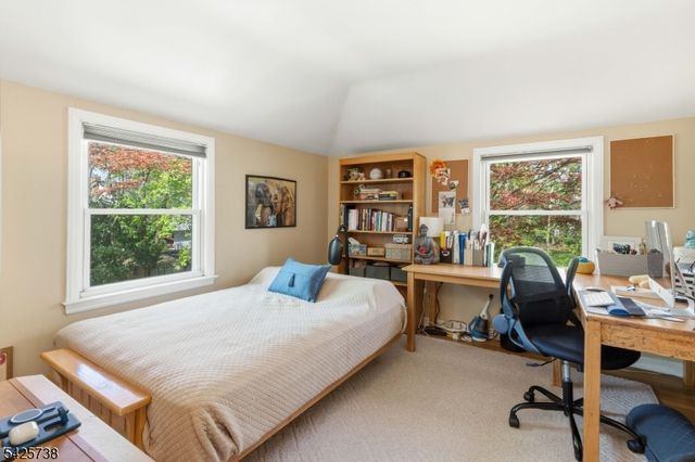 12 Louise Ln, Tenafly Boro, NJ 07670