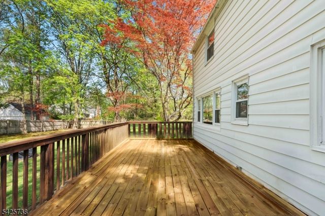 12 Louise Ln, Tenafly Boro, NJ 07670